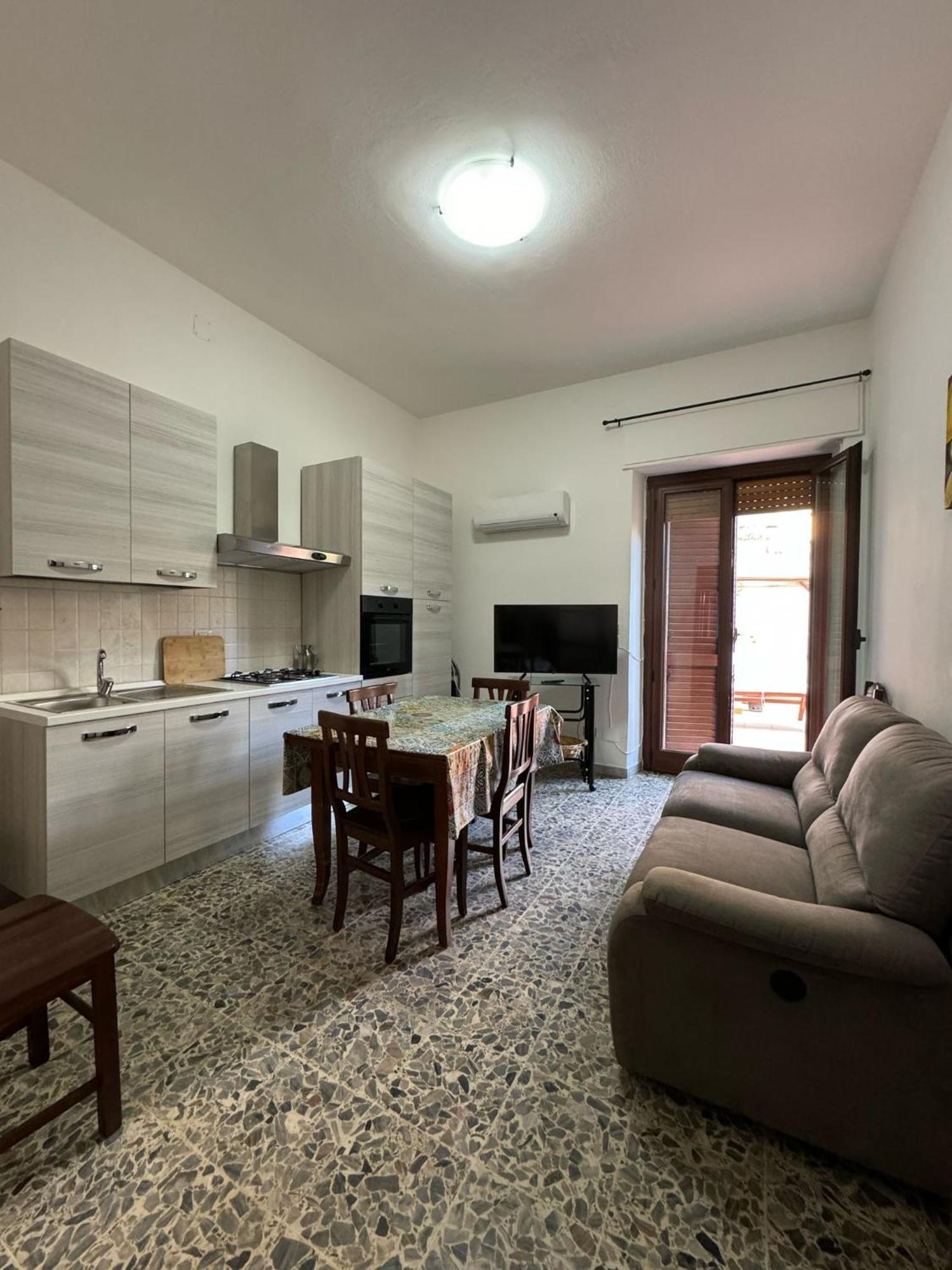 Pm 41 Via Ennio Porrino Guest House Alghero Eksteriør billede