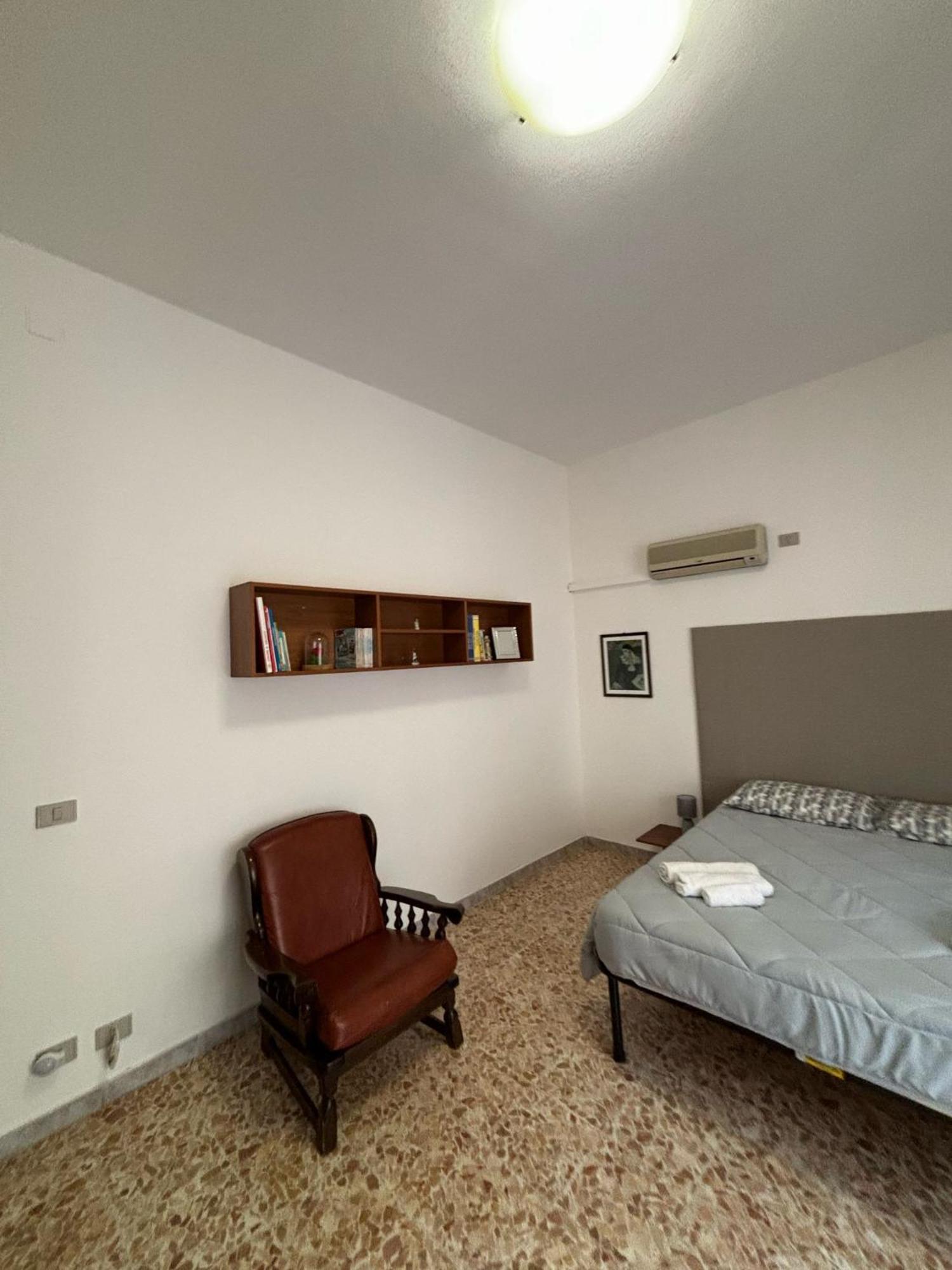 Pm 41 Via Ennio Porrino Guest House Alghero Eksteriør billede