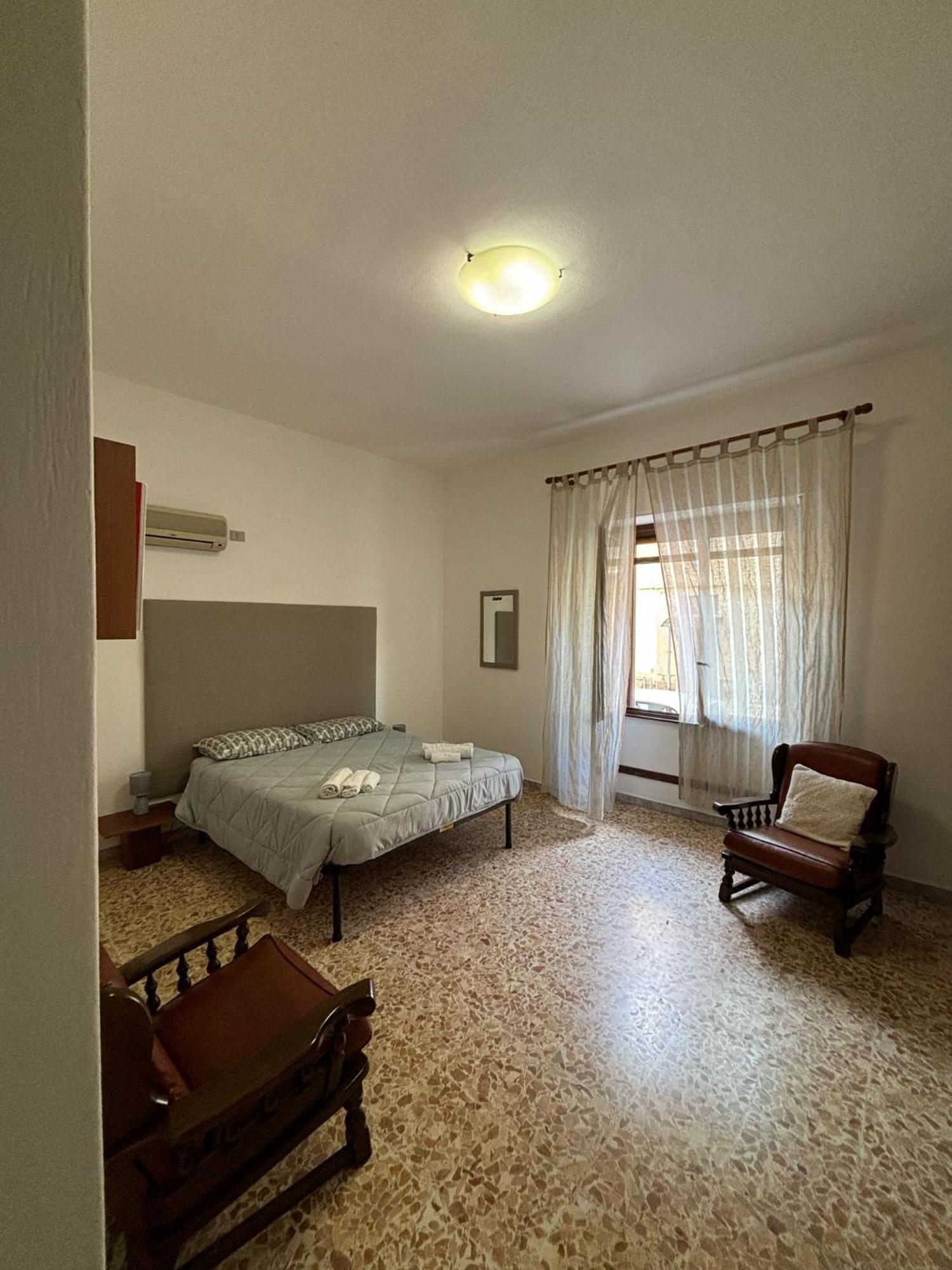 Pm 41 Via Ennio Porrino Guest House Alghero Eksteriør billede