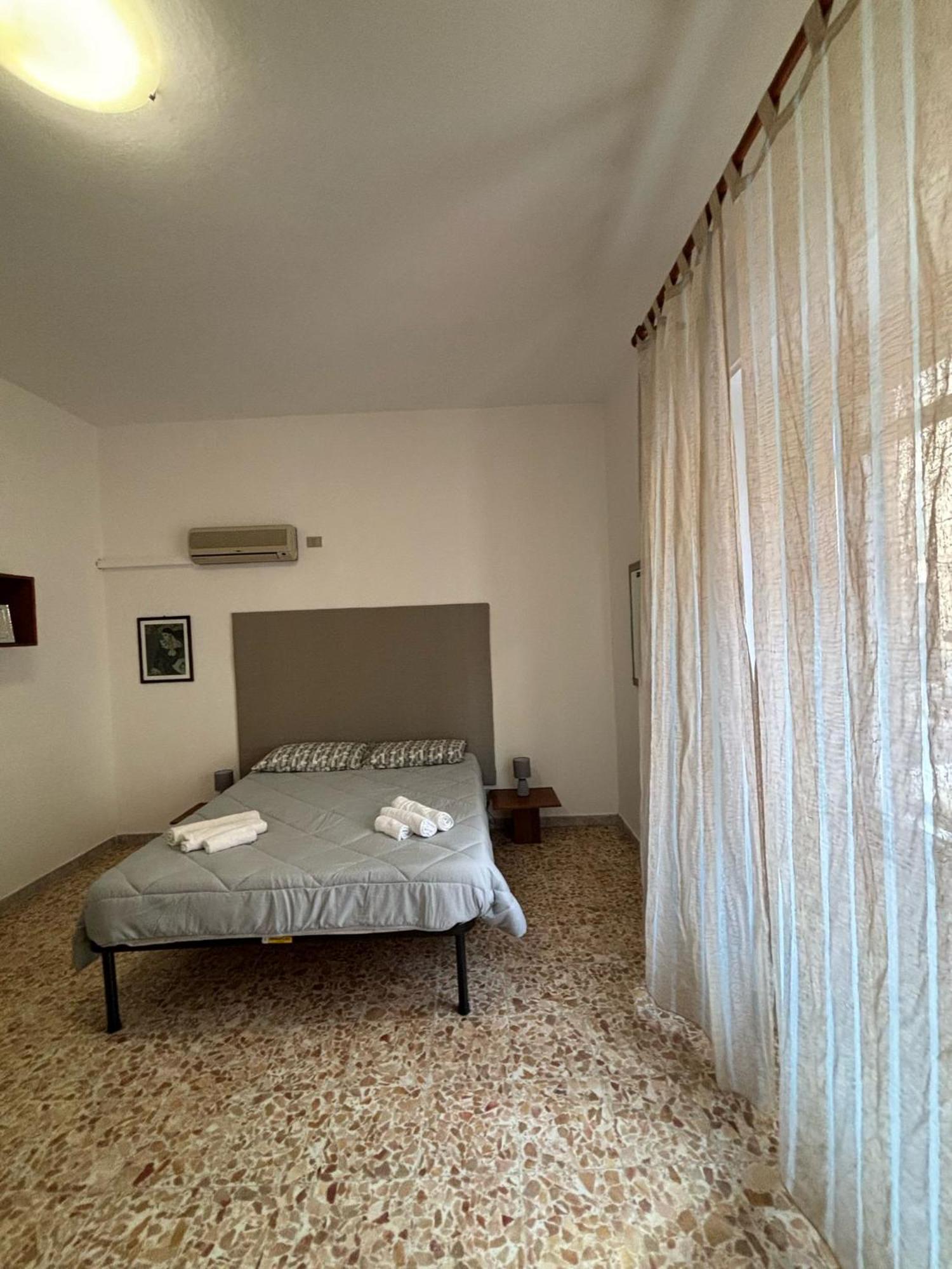 Pm 41 Via Ennio Porrino Guest House Alghero Eksteriør billede