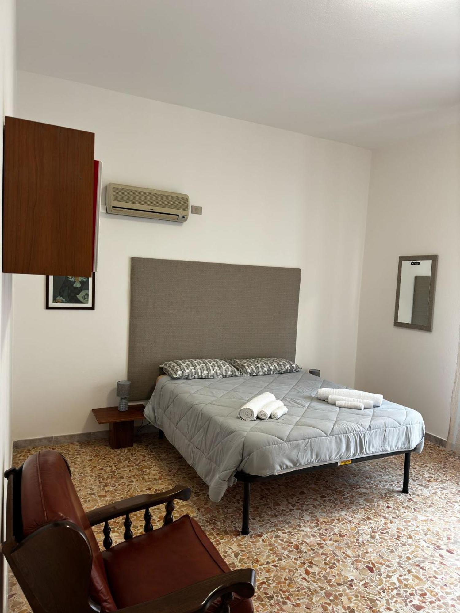 Pm 41 Via Ennio Porrino Guest House Alghero Eksteriør billede