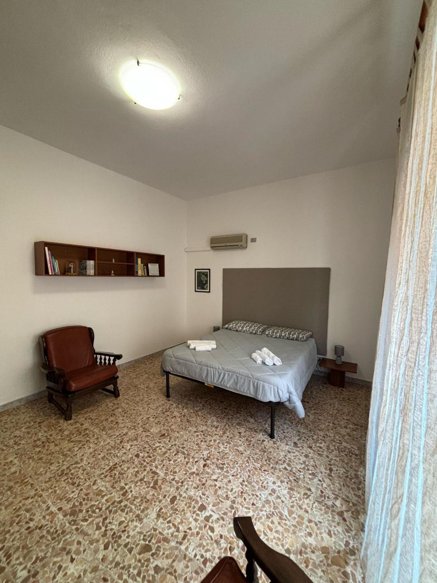 Pm 41 Via Ennio Porrino Guest House Alghero Eksteriør billede