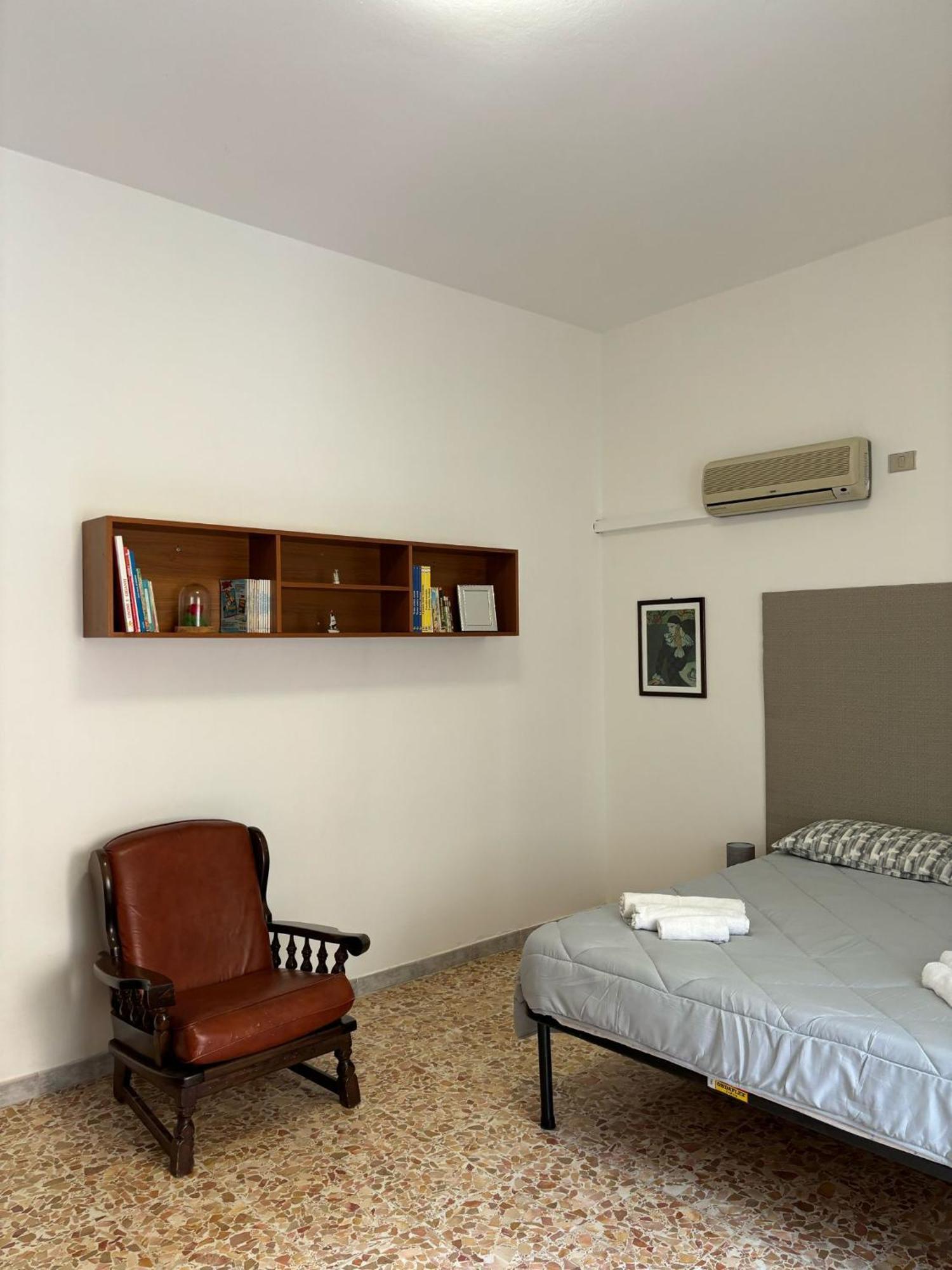 Pm 41 Via Ennio Porrino Guest House Alghero Eksteriør billede