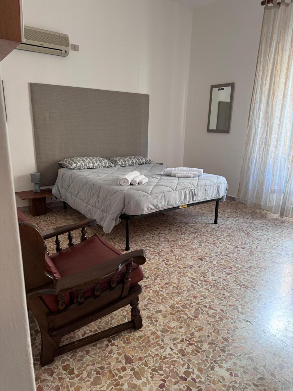 Pm 41 Via Ennio Porrino Guest House Alghero Eksteriør billede